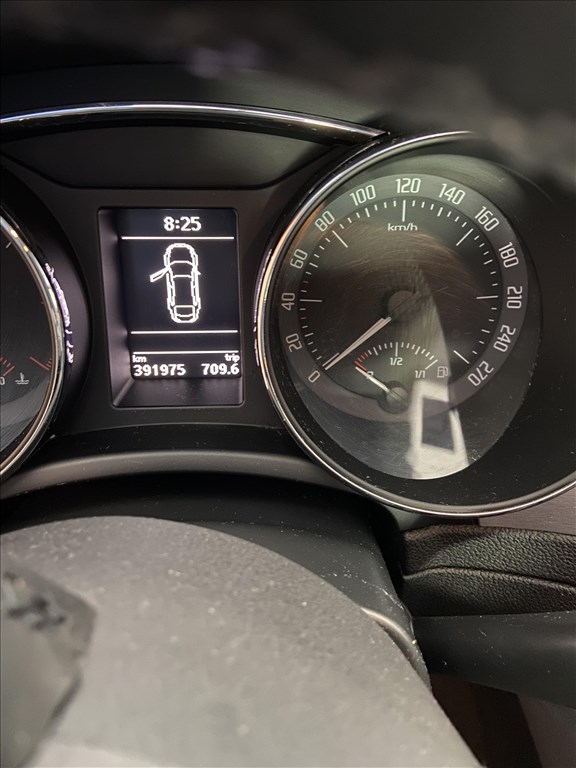 Eladó Skoda Superb 2.0 TDI-PD (1968 cm³, 140 PS) 13. kép