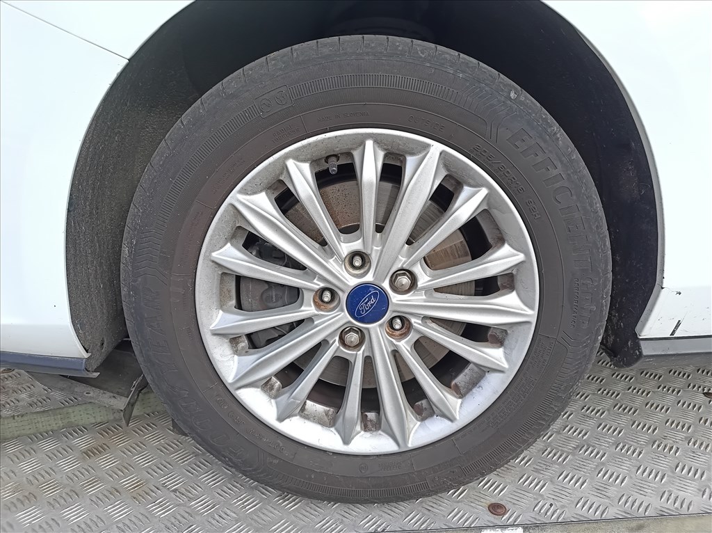  5x108 lyukosztású 16" használt (gyári felni) alufelni, rajta 205/60 használt nyári gumi gumi  4. kép