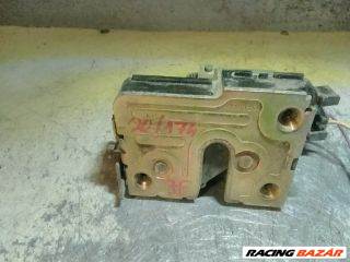 Renault Clio I Jobb első Ajtózár *81715*