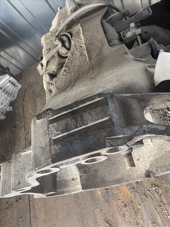 Audi A6 (C5 - 4B) manuális váltó DVZ 2. kép