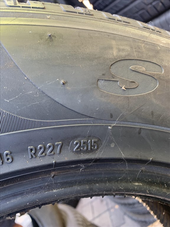  255/6018" újszerű Pirelli téli gumi  2. kép