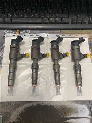 Peugeot 308 II Dizel porlasztó 