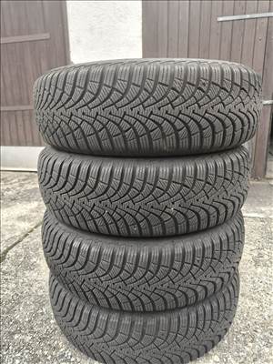  195/6515" újszerű Goodyear téli gumi gumi