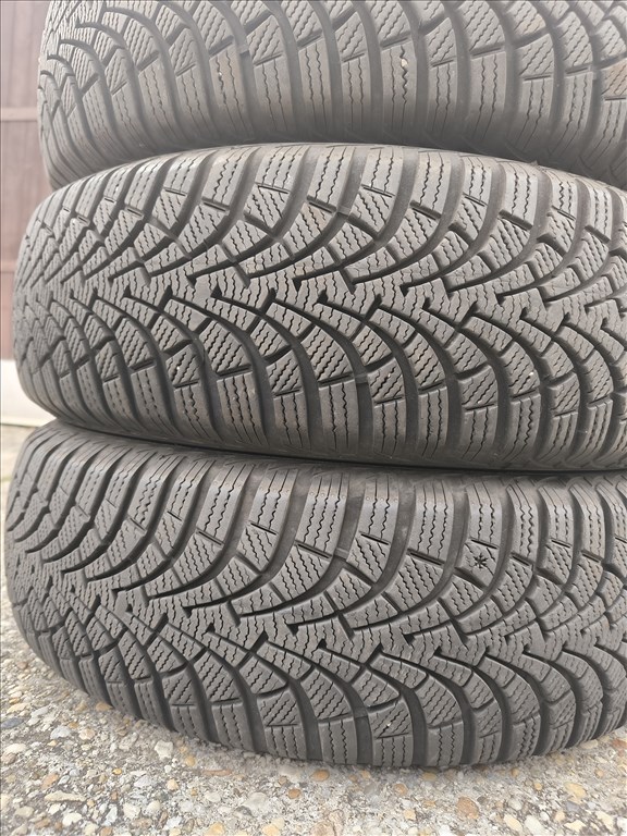  195/6515" újszerű Goodyear téli gumi gumi 4. kép