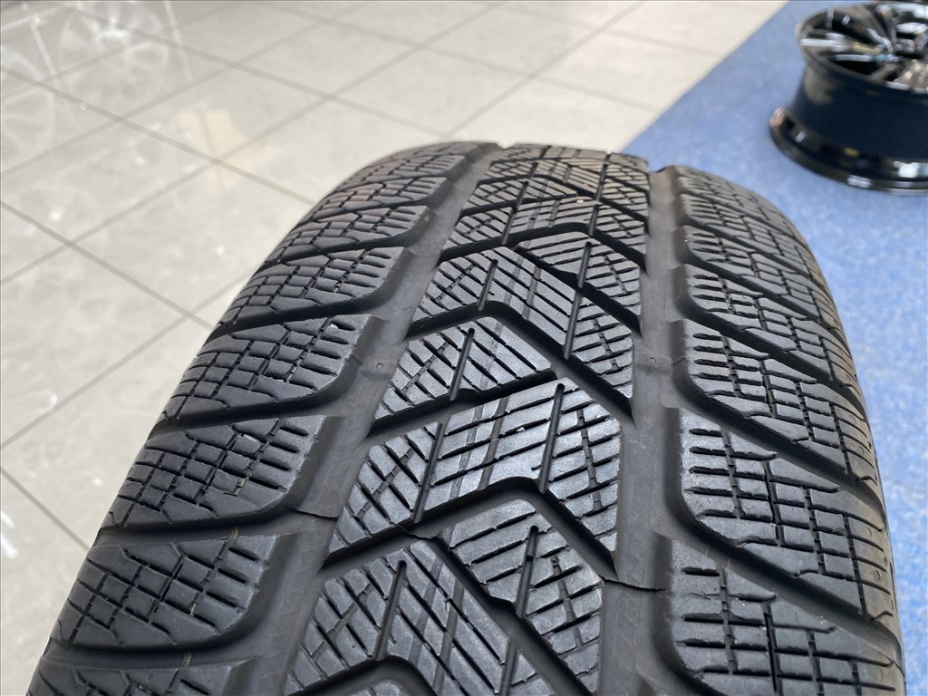 (3792) Audi 17 gyári alufelni felni, 5x112, 235/65 R16 téli gumi, Q5 3. kép