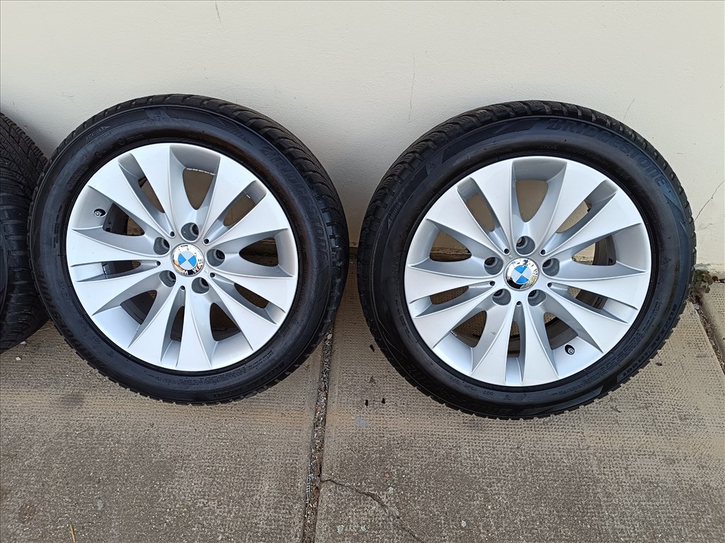  5x120 lyukosztású 17" újszerű (gyári felni) alufelni, rajta 225/50 újszerű Bridgestone téli gumi  2. kép