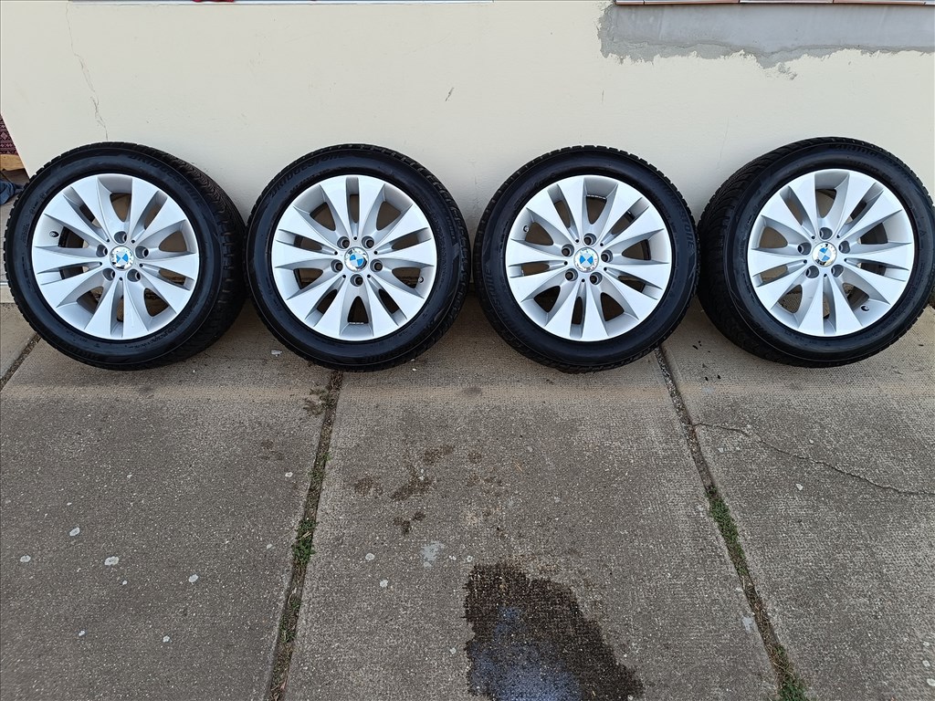  5x120 lyukosztású 17" újszerű (gyári felni) alufelni, rajta 225/50 újszerű Bridgestone téli gumi  3. kép