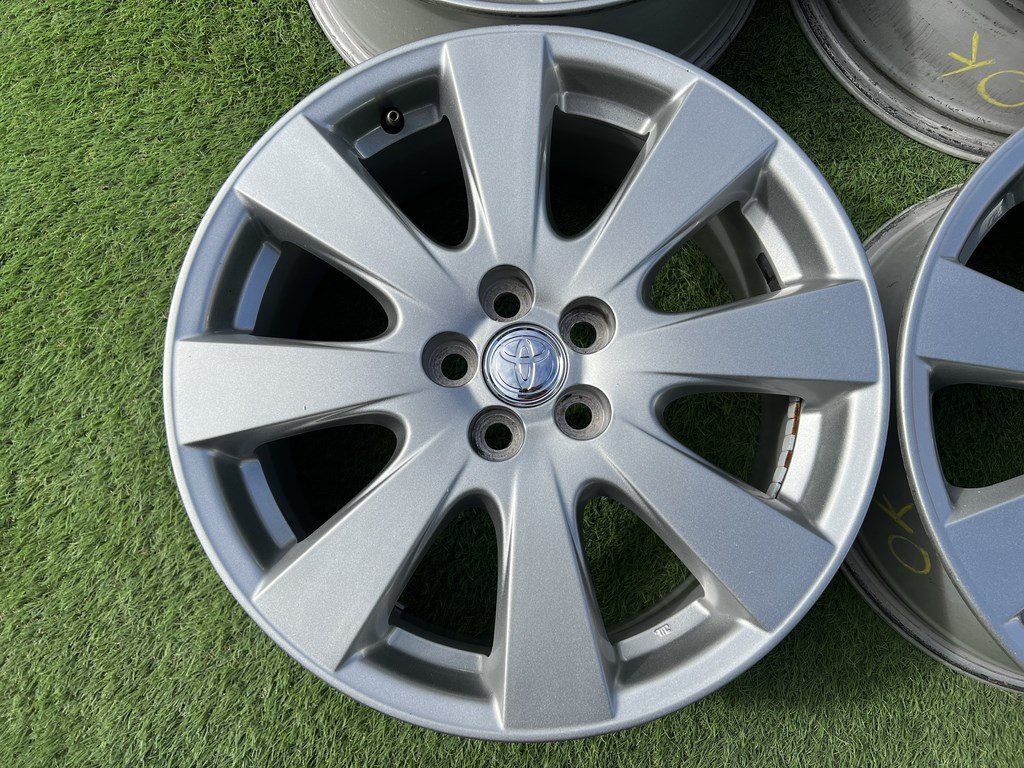 5x100 17" Toyota gyári alufelni 7Jx17h2 ET45 2. kép