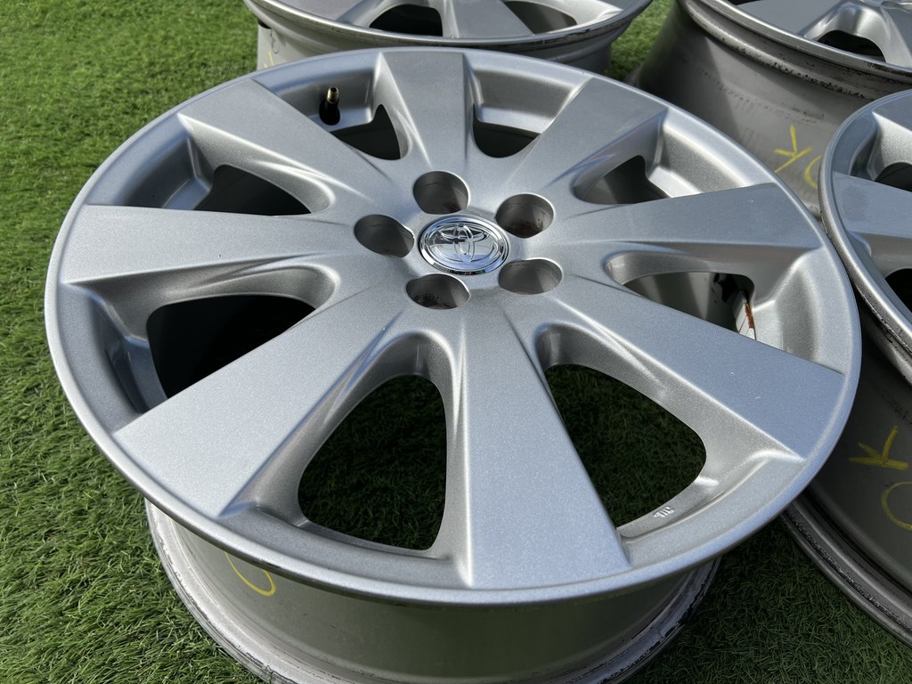 5x100 17" Toyota gyári alufelni 7Jx17h2 ET45 6. kép
