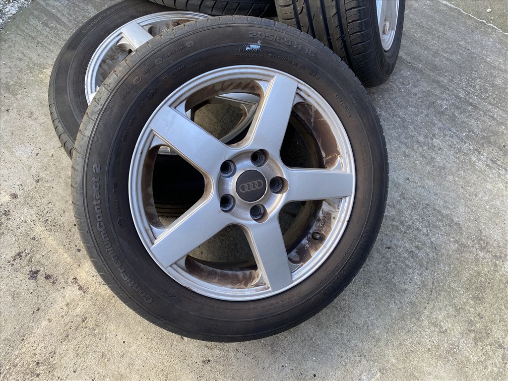Gyári Audi alufelni szett, 5x112 16"  4. kép