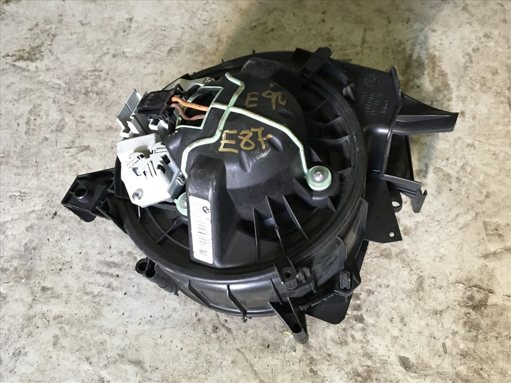 BMW 1-es sorozat E81, E82, E87, E88 fűtésventillátor motor  1. kép