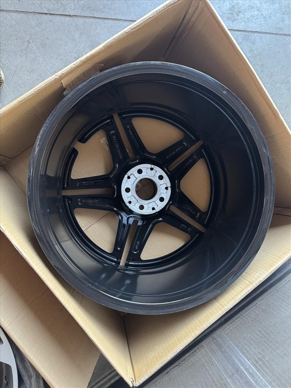 R21 Original Mercedes 10J ET44 - A167 401 7300 A1674017300 1db felni alufelni 7. kép