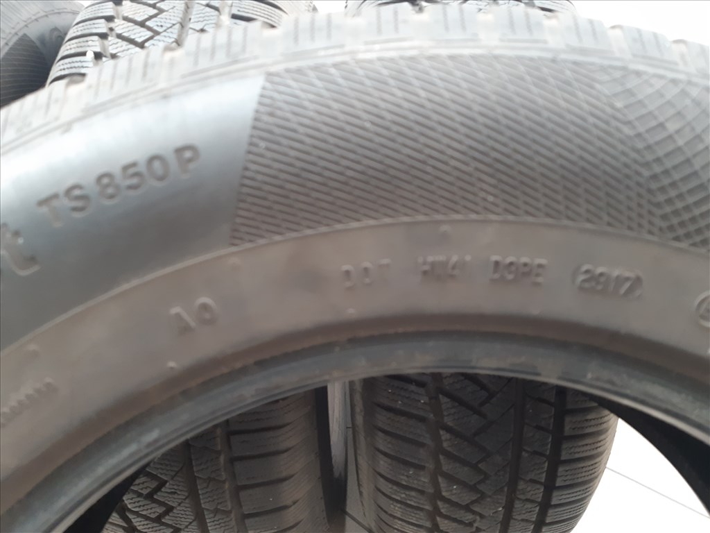  235/65 R17 Continental téli gumi 7mm DOT2817 7. kép