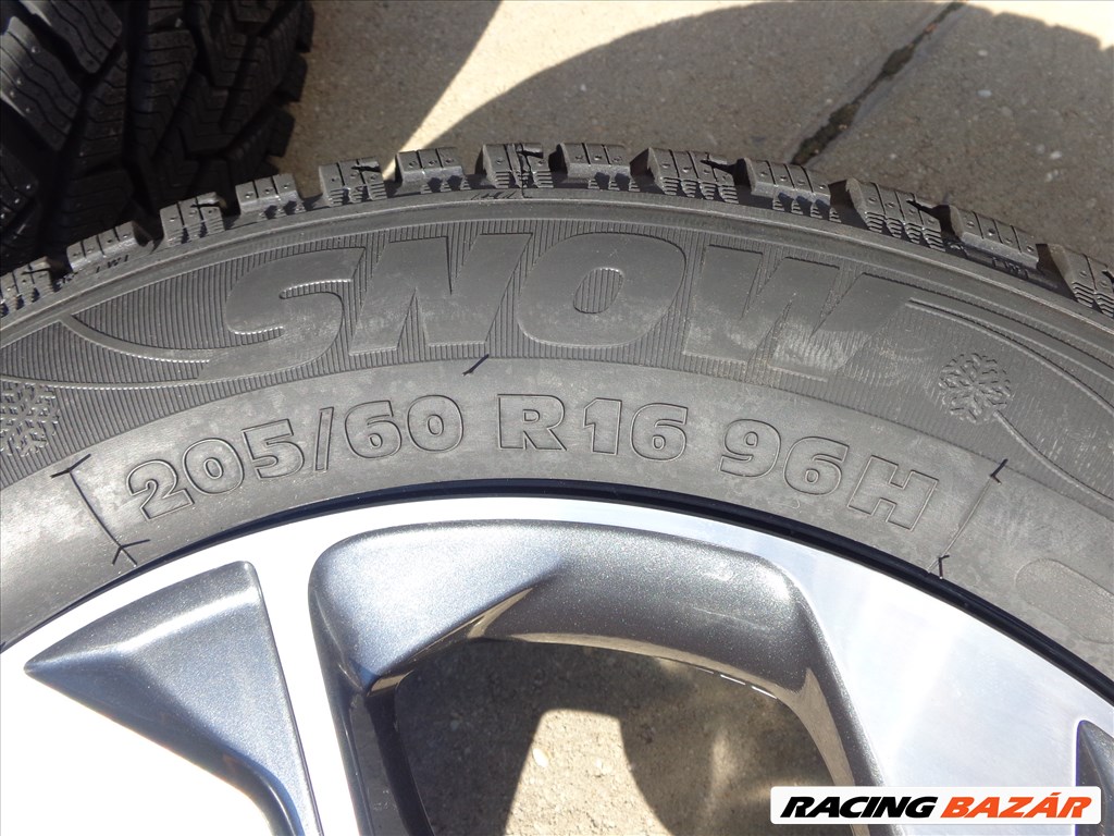 Kia X Ceed új gyári téli garnitúra  4. kép