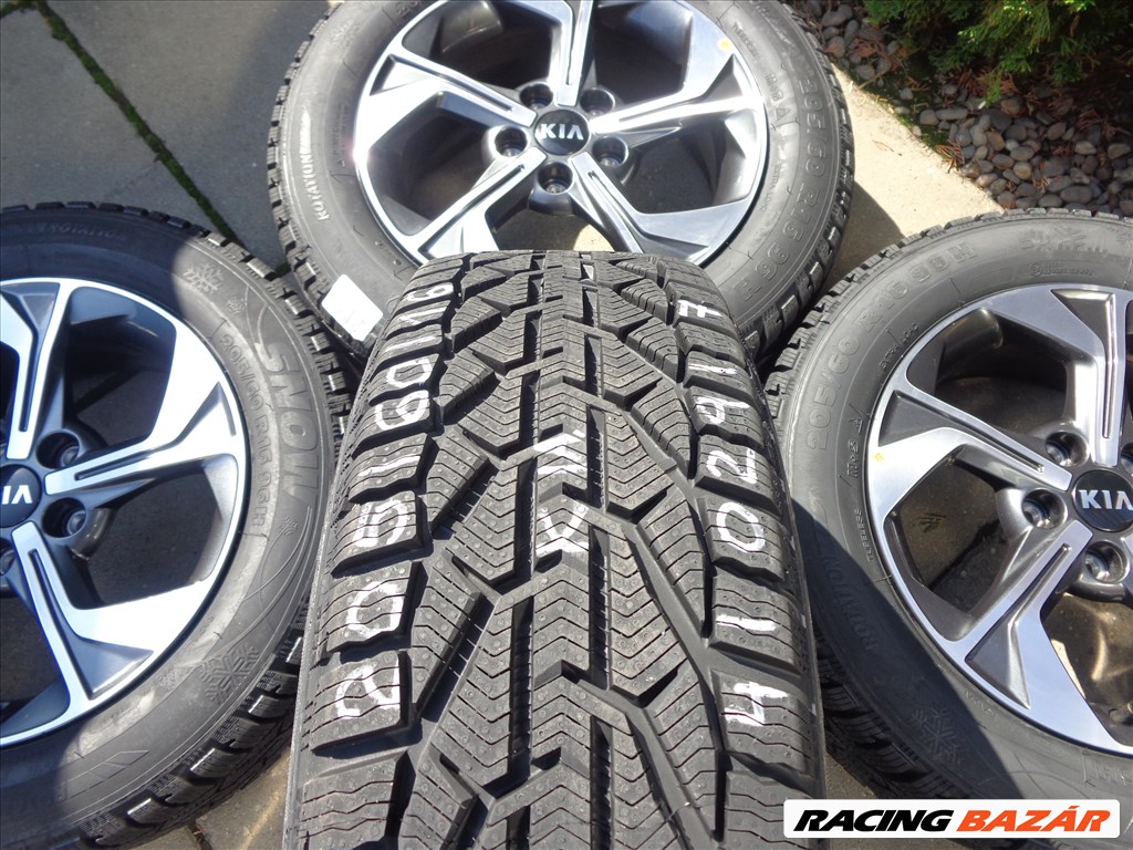 Kia X Ceed új gyári téli garnitúra  8. kép