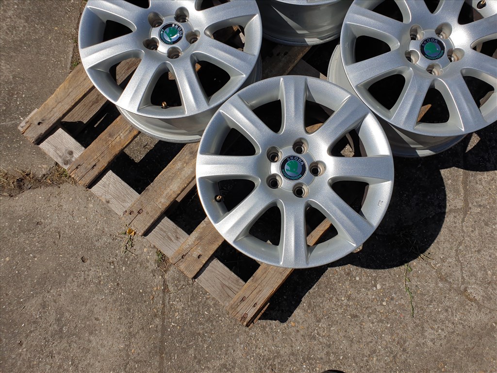 15" 5x100 Skoda Fabia 4. kép