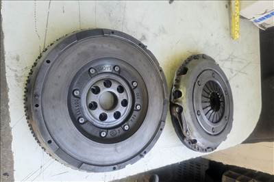 Renault Laguna II, Renault Mégane II, Renault Scénic II Kettös tömegü lendkerék + kuplung szett 