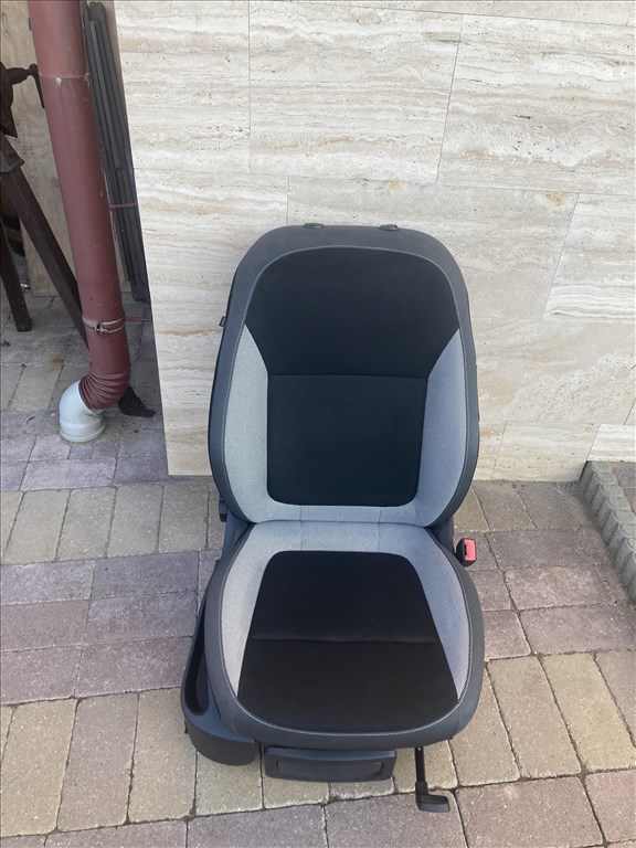 Skoda Fabia III. Jobb első ülés (2014-20) 1. kép