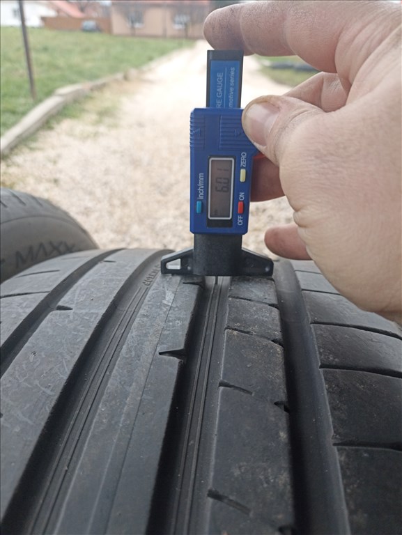  235/5019" használt Dunlop nyári gumi gumi 3. kép