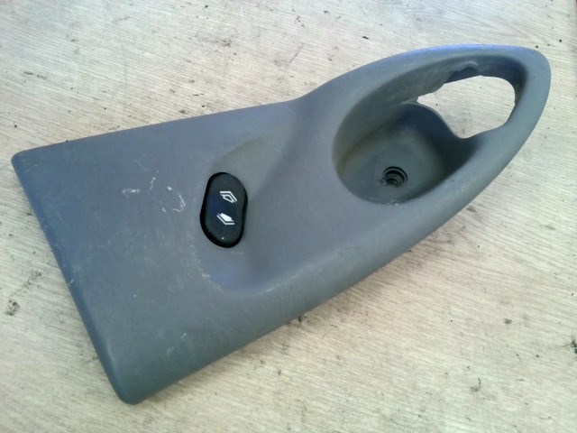 FORD FOCUS 98-04 Bal hátsó ablakemelő kapcsoló 1. kép