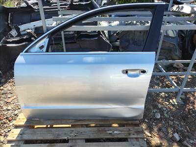 Skoda Superb II bal első ajtó sérült