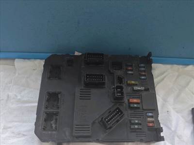 Peugeot Partner I PEUGEOT PARTNER Biztosítéktábla Utastér 9652474880