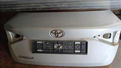 Toyota Corolla (E210) bontott alkatrészei