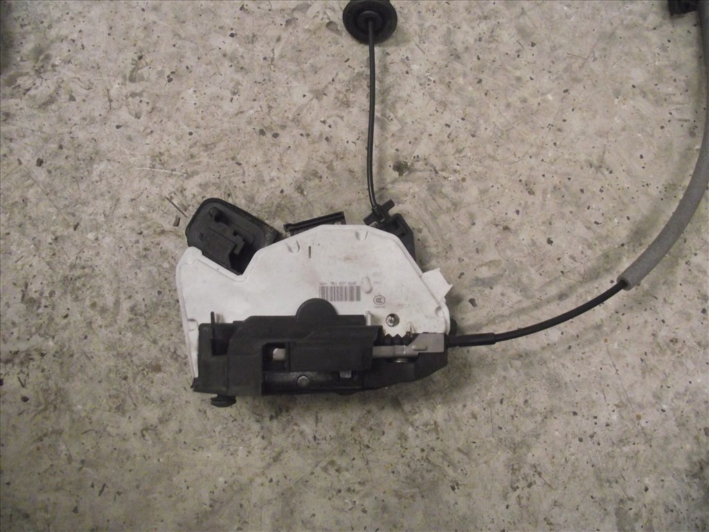 Volkswagen Golf 7 Leon 3 jobb hátsó ajtózár 5k4839016q 1. kép