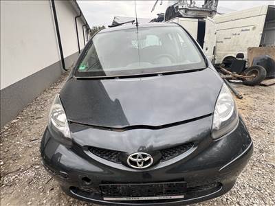 Toyota Aygo 1.0i 12V alkatrészek eladó’