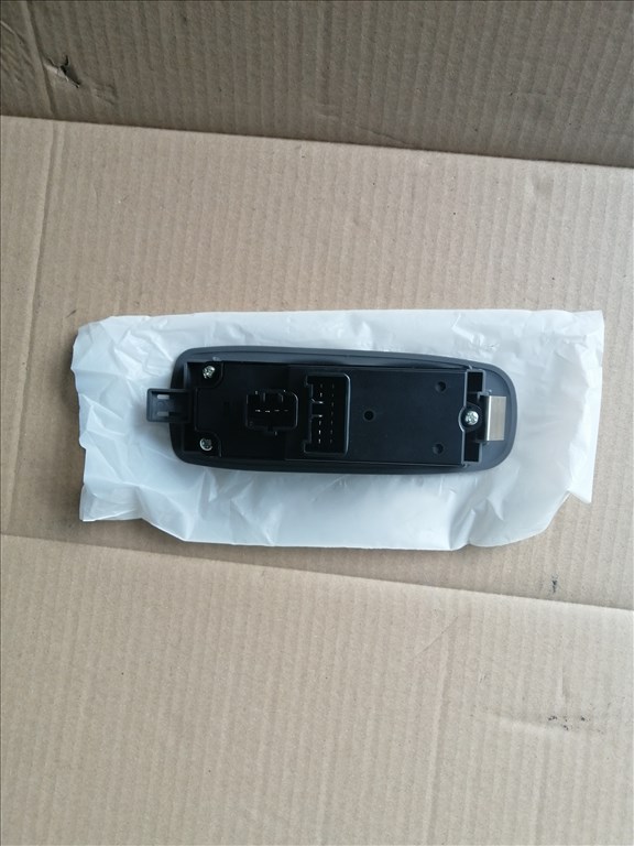 Mazda B 2500 Bal első ablakemelő Kapcsoló  3. kép