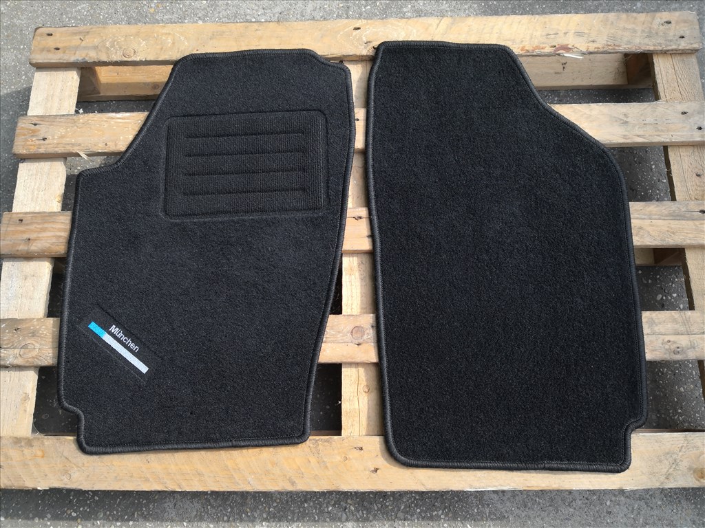 Toyota Prius első szönyeg 1. kép