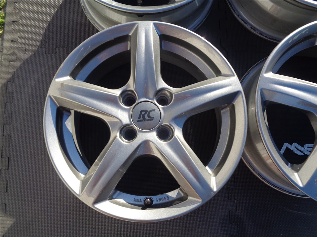 RC-D alufelni 15-ös, 4×100-as osztóval, szép állapotban eladó.  3. kép