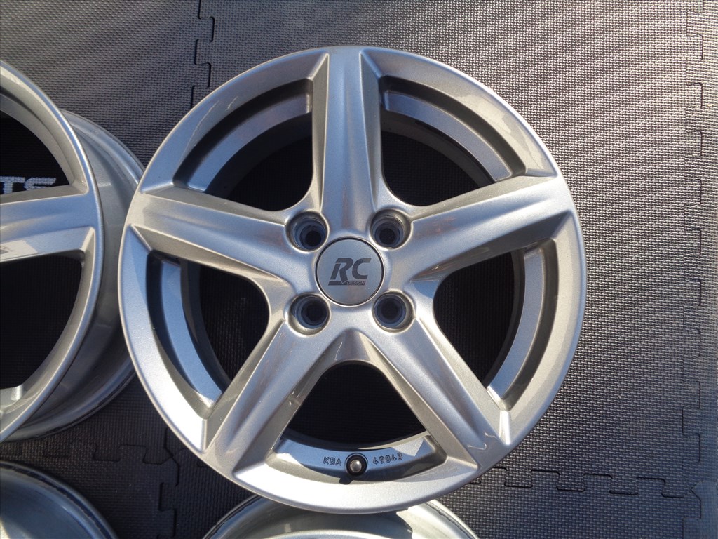 RC-D alufelni 15-ös, 4×100-as osztóval, szép állapotban eladó.  4. kép