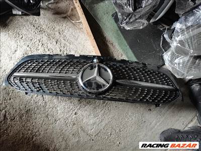 R0302 A1778884100 Mercedes W177 A Class Új Rács Kamerás Fekete-Króm betétes Króm Gyémánt 