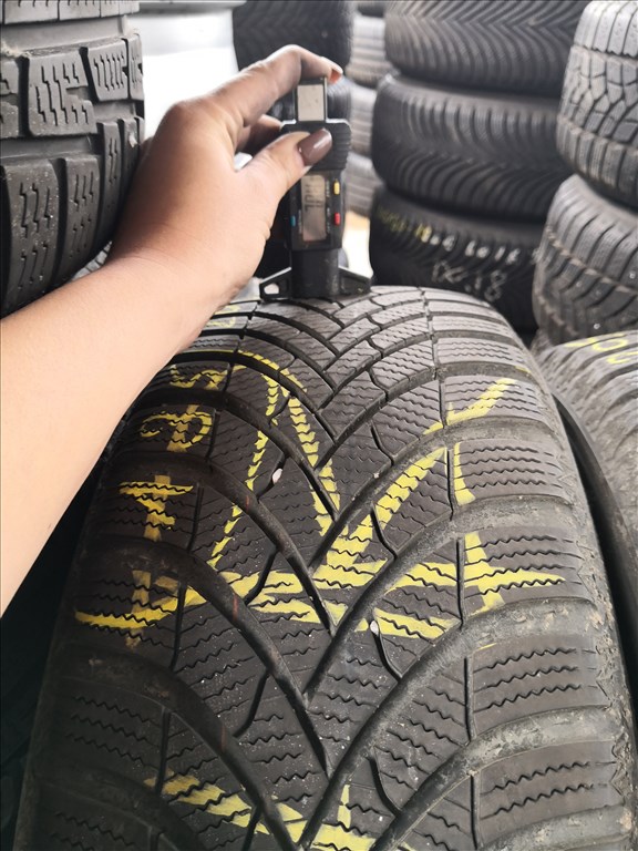 205/60 R16 Semperit téli gumi 95000ft a 4db/135/ 1. kép