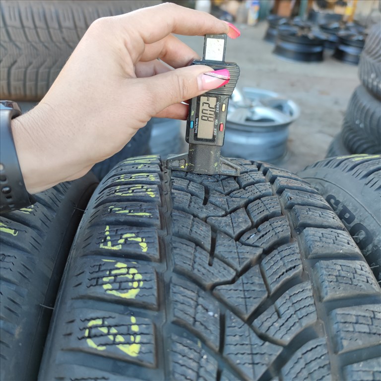  205/55 R16 Dunlop téli gumi 70000ft a 4db/31/ 3. kép