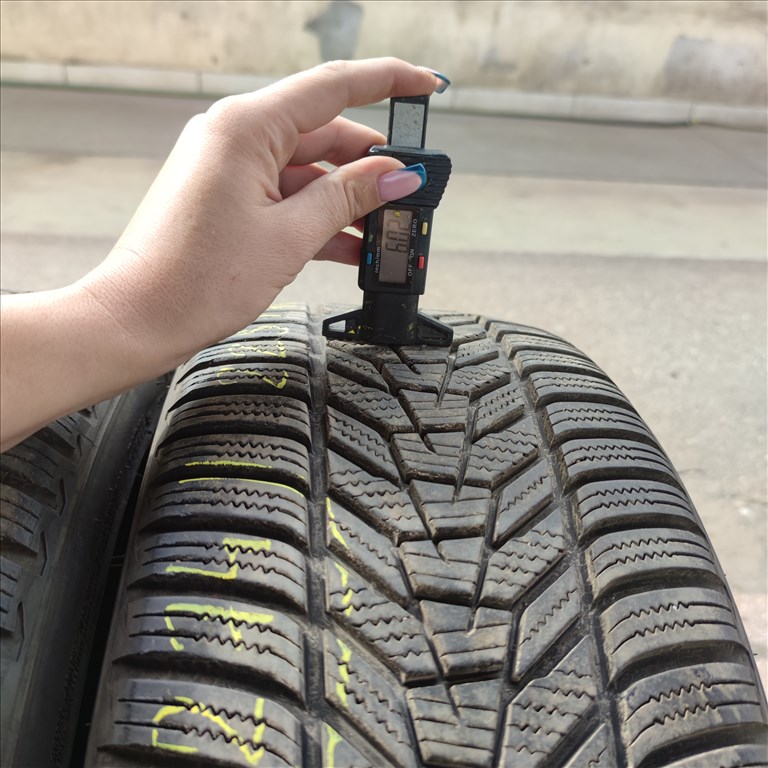  225/40 R18 Hankook téli gumi 90000ft a 4db/274/ 3. kép