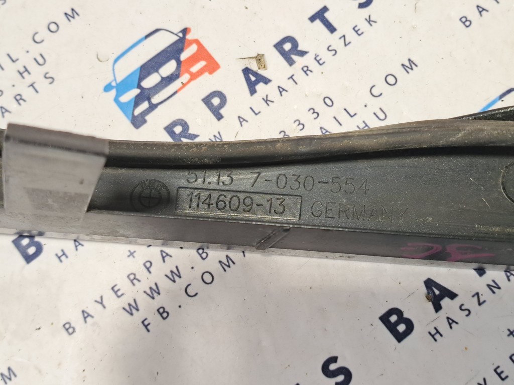 BMW E46 sedan touring facelift jobb elsõ fekete bajuszléc bajusz léc - hibás 2. kép