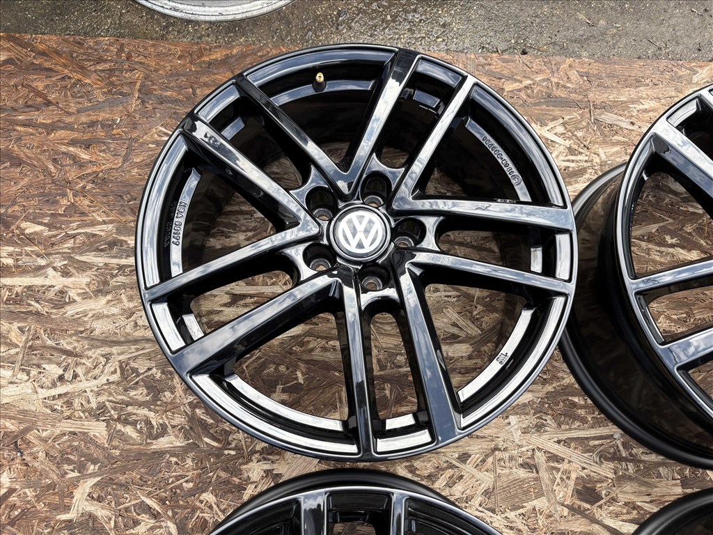 VW 18" 5x112 fekete alufelni eladó 18 coll Golf Passat Tiguan  4. kép