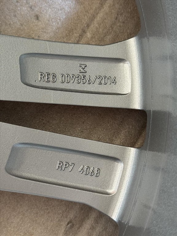 R18 Original Volkswagen 8J ET40 - 3G8 601 025N 3G8601025N 1db felni alufelni 5. kép