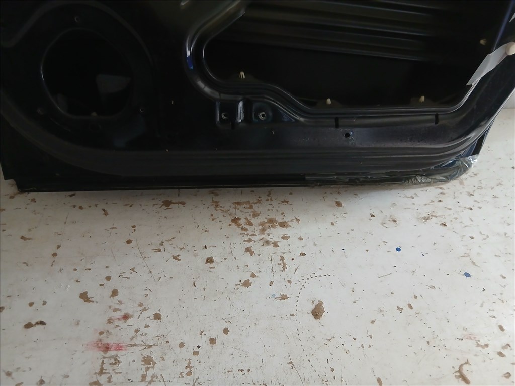 13805 Opel Zafira B Jobb hátsó Ajtó Fekete Z20r 4. kép