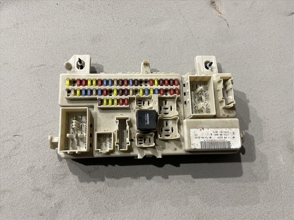 Ford Focus Mk2-2.5 C-Max Biztosítéktábla utastér BCM BSI BSM SAM GEM modul 4m5t14a073cf 2. kép