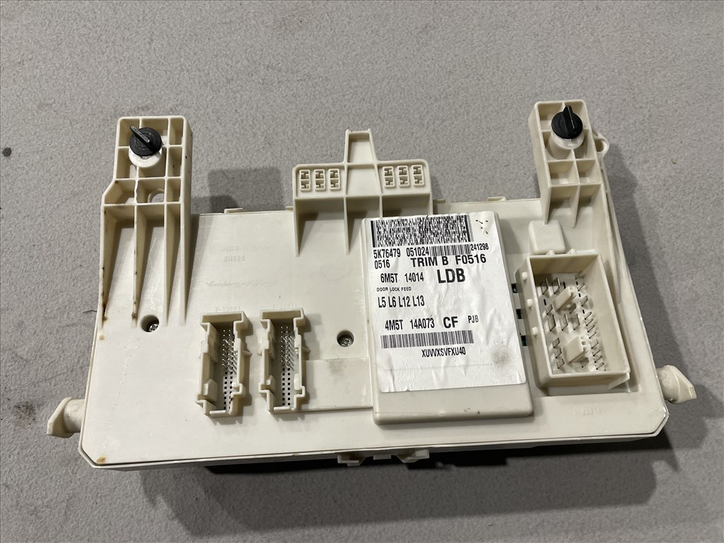 Ford Focus Mk2-2.5 C-Max Biztosítéktábla utastér BCM BSI BSM SAM GEM modul 4m5t14a073cf 3. kép