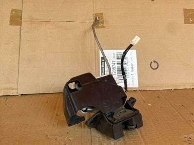 Mazda CX-7 MAZDA CX-7 Csomagtérajtó Zárszerkezet b6701