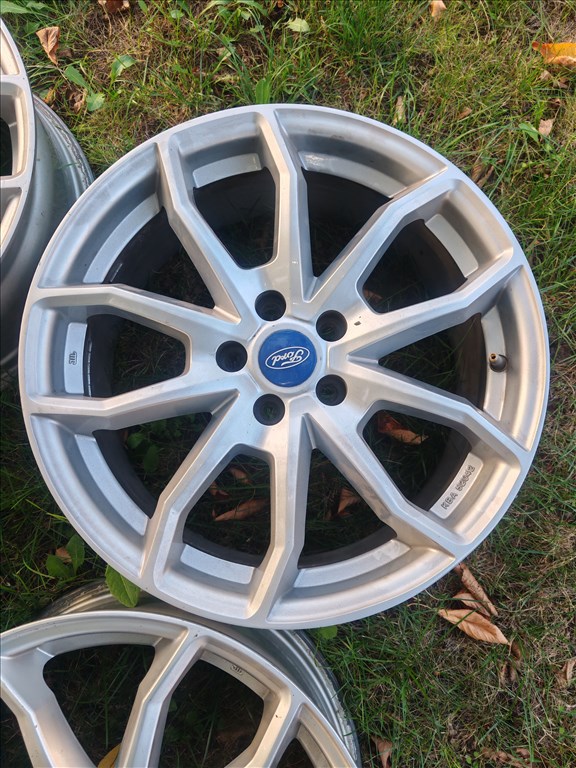  5x108 lyukosztású 8JJ 18" újszerű alufelni 2. kép