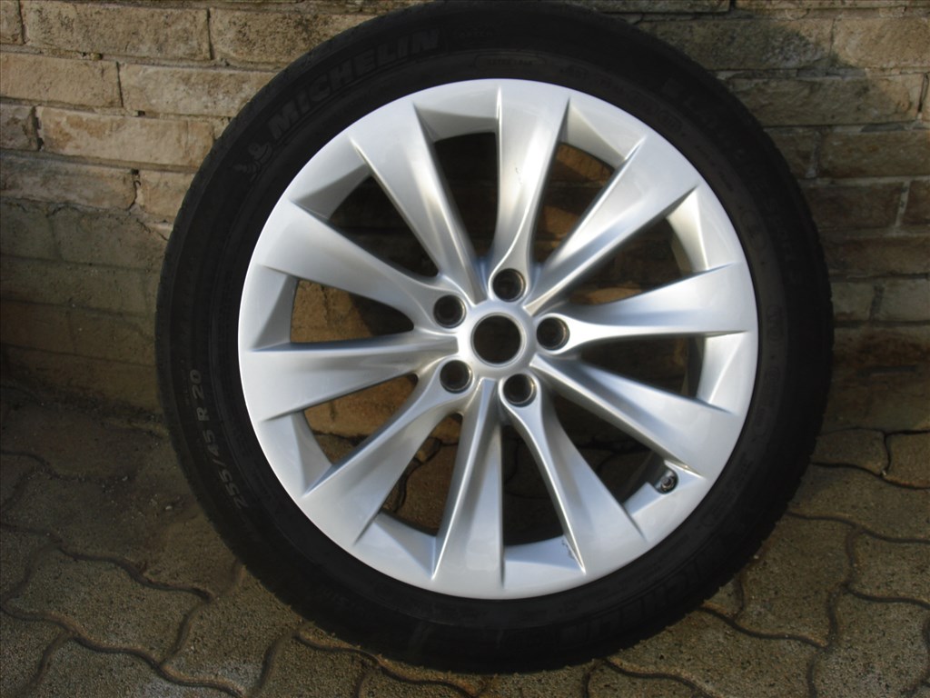 Tesla Model X Gyári 20-as Alukerék 1. kép