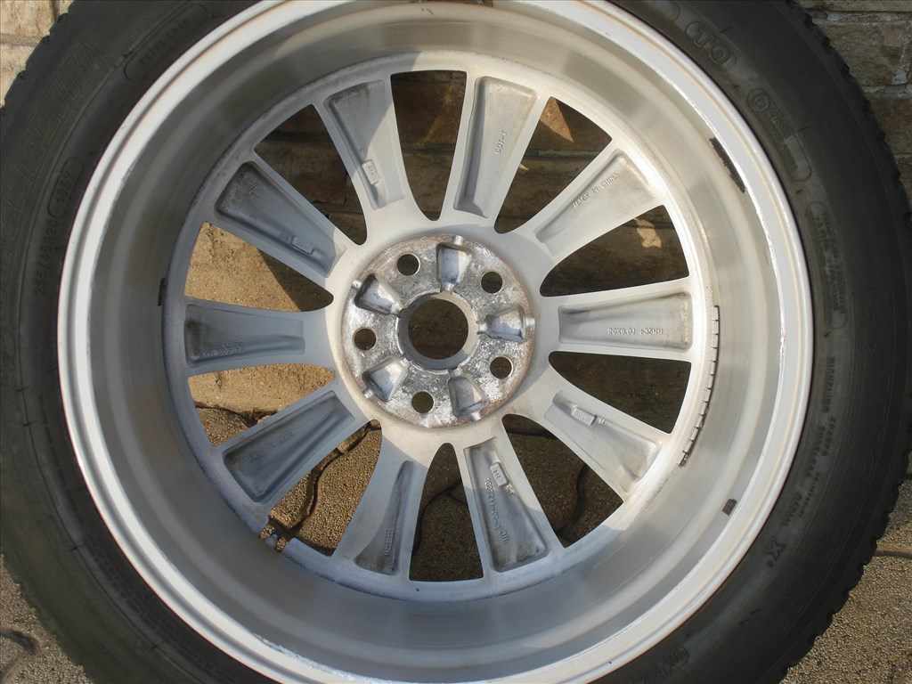 Tesla Model X Gyári 20-as Alukerék 4. kép