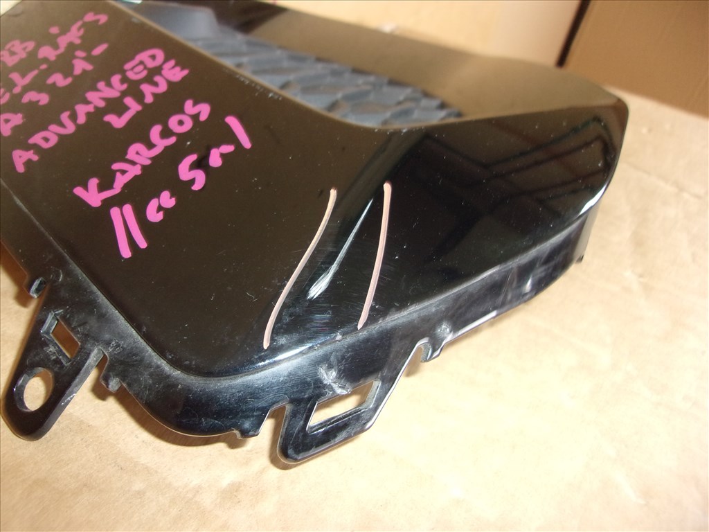 AUDI A3 jobb első lökhárító rács 2021- 2. kép