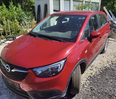 Opel Crossland X 1.2T bontott alkatrészei