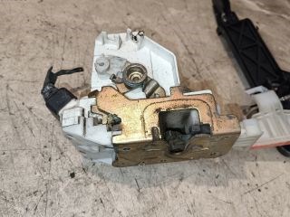 Ford Mondeo Mk3 Jobb első Ajtózár *142460* 1s71f219a64an 3. kép